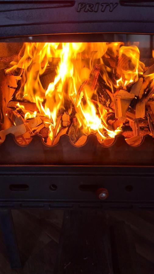 Villa Casa Bunicilor Din Oncesti Esterno foto